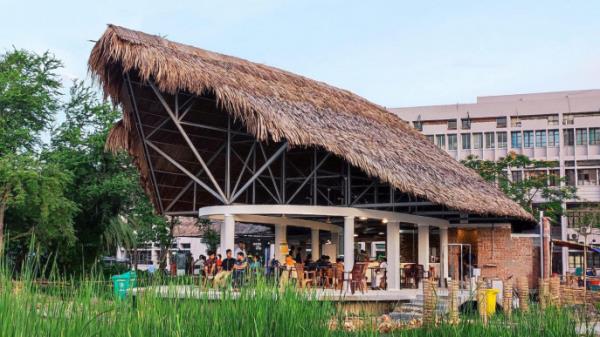 The cafeteria, adorned with vibrant greenery, seamlessly merges the essence of rural Bangla with urban infrastructure. Photo: Awal Sheikh