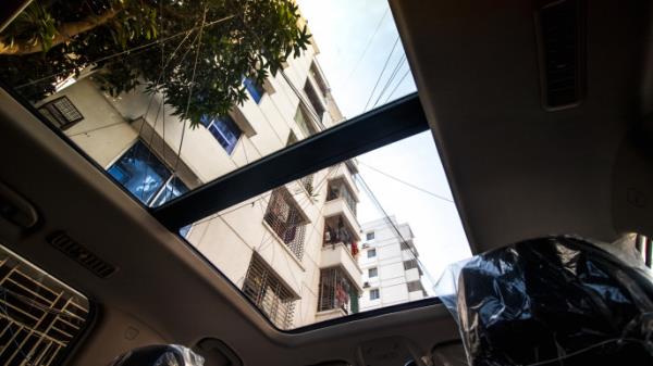 The full-sized panoramic sunroof makes the already roomy interior feel even bigger. Photo: Akif Hamid